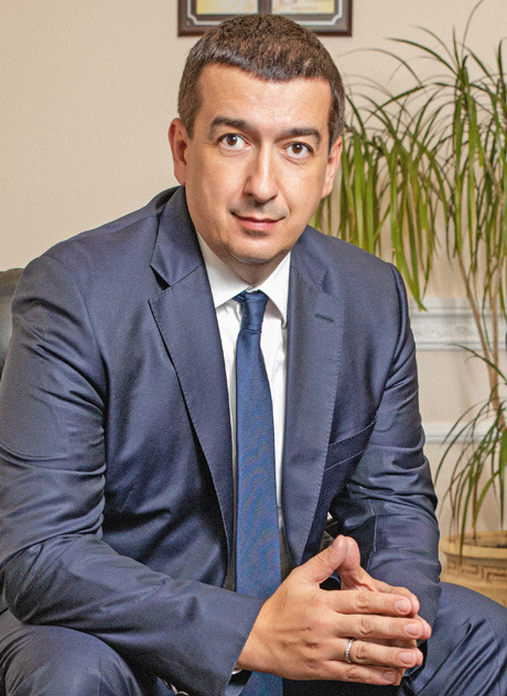 Голова Правління, директор фінансовий Денис Валерійович Крилов